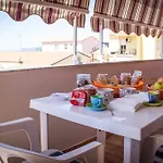 Guest house White 3*