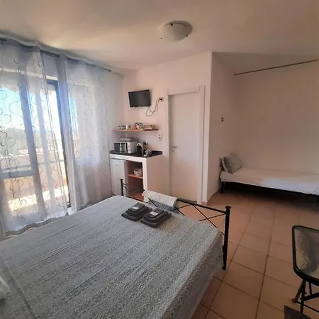 Bed & Breakfast White 2*