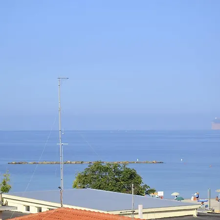 White ゲストハウス