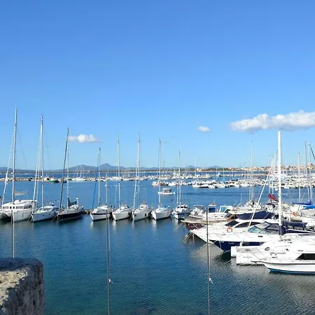 Πανσιόν White 3*