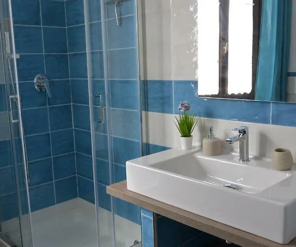 Πανσιόν White